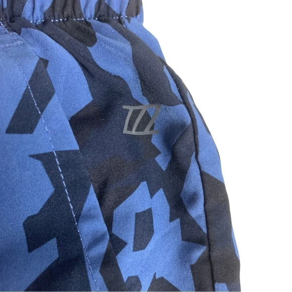 ZYIA Active Men’s Blue Camo Shorts Size Small - Picture 5 of 16